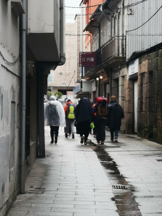 Albergue -Wifi- O Apartamento -No Wifi- Camino Santiago Porrino - En Pleno Centro - City Centre エクステリア 写真